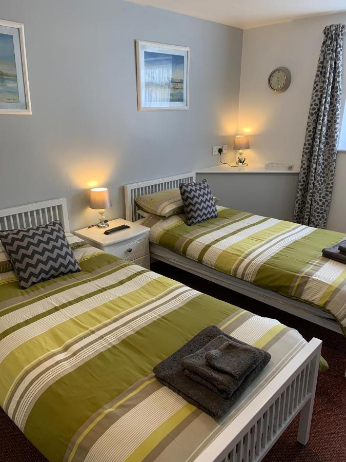 Bedrock Lodge Winterbourne ภายนอก รูปภาพ