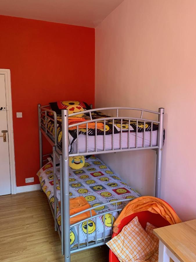 Bedrock Lodge Winterbourne ภายนอก รูปภาพ