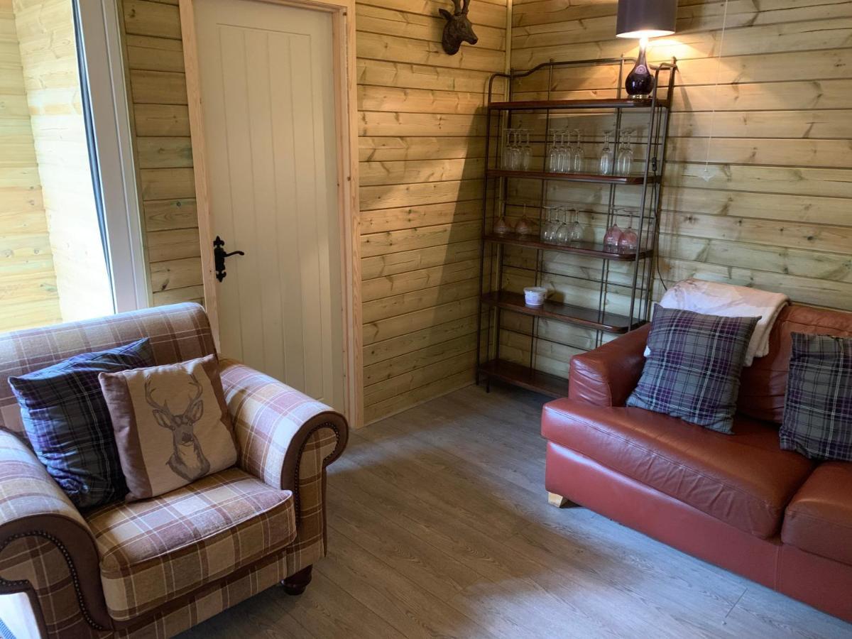 Bedrock Lodge Winterbourne ภายนอก รูปภาพ