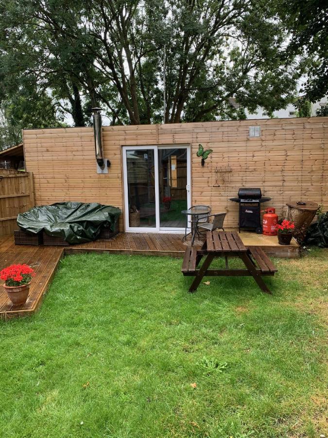 Bedrock Lodge Winterbourne ภายนอก รูปภาพ
