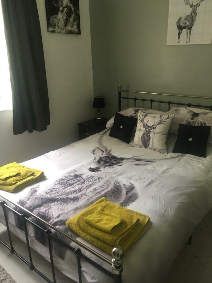 Bedrock Lodge Winterbourne ภายนอก รูปภาพ