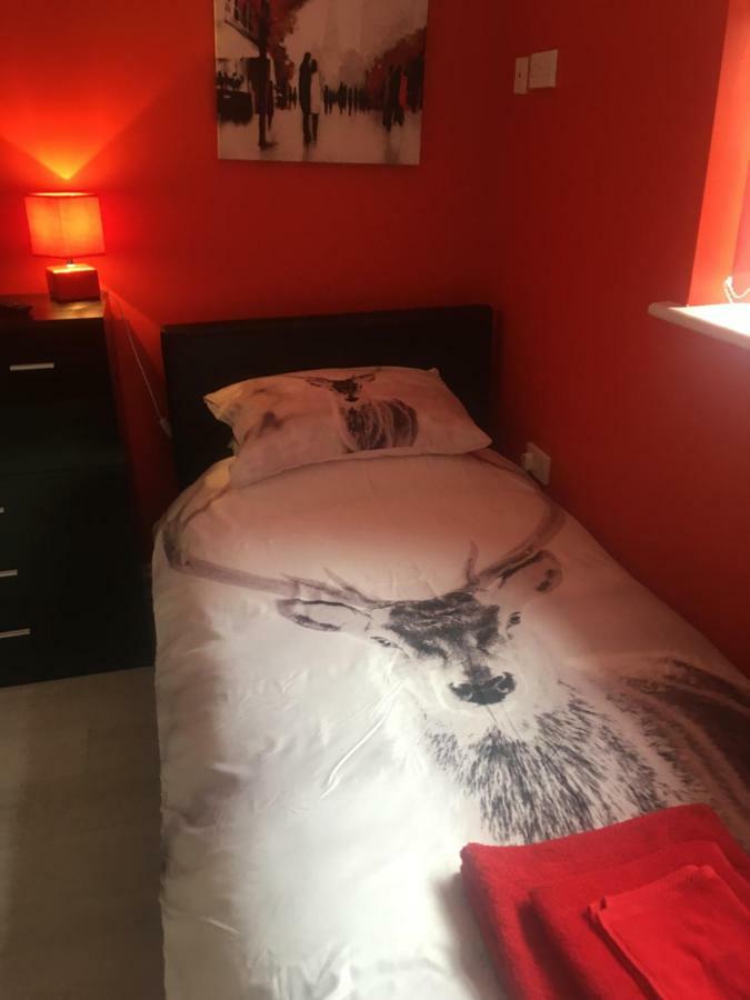 Bedrock Lodge Winterbourne ภายนอก รูปภาพ